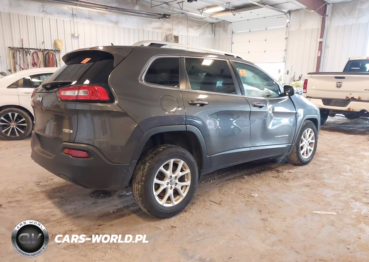 2015 Jeep Cherokee Latitude VIN:1C4PJMCB8FW793134 - 4