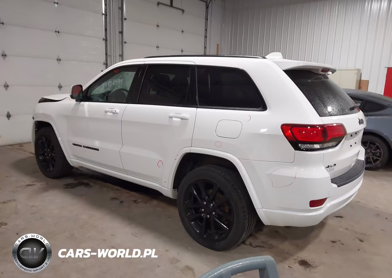 2020 Jeep Grand Cherokee Altitude 4X4 VIN:1C4RJFAG6LC171325 - 3