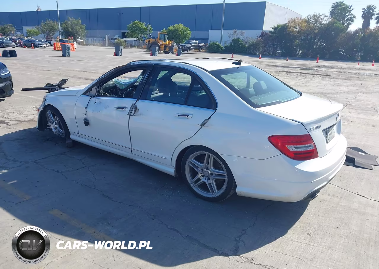 2014 Mercedes-Benz C 300 Sport 4Matic VIN:WDDGF8AB1EG220277 - 3