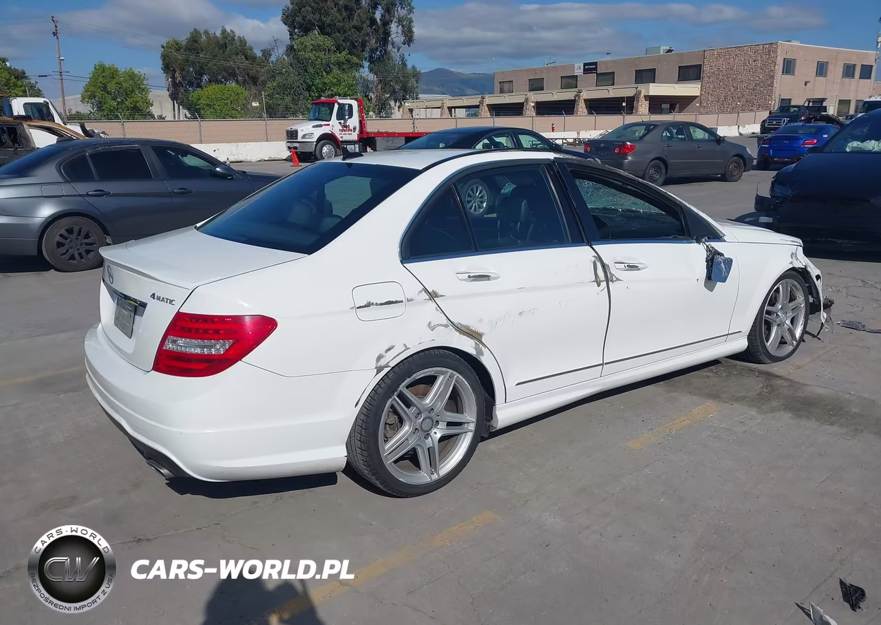 2014 Mercedes-Benz C 300 Sport 4Matic VIN:WDDGF8AB1EG220277 - 4