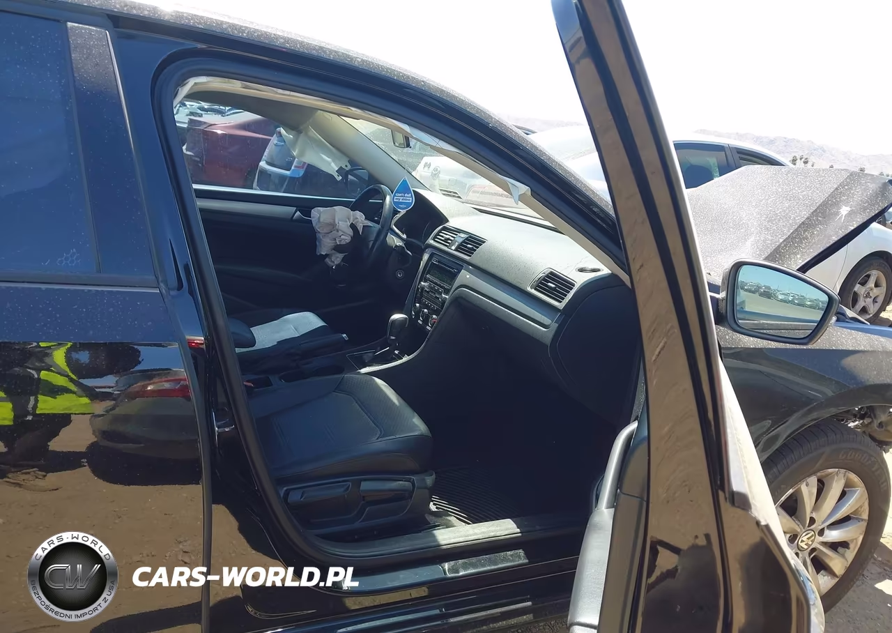 2015 Volkswagen Passat 1.8T Wolfsburg Edition VIN:1VWAT7A32FC004813 - 5
