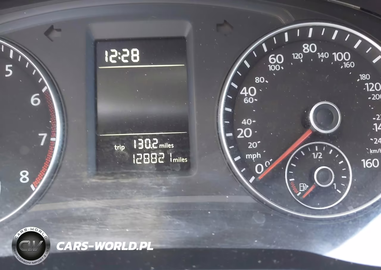 2015 Volkswagen Passat 1.8T Wolfsburg Edition VIN:1VWAT7A32FC004813 - 7