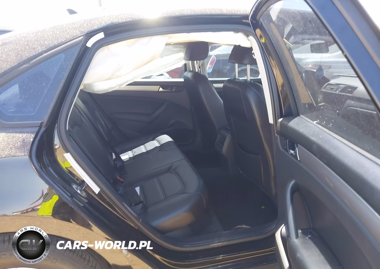 2015 Volkswagen Passat 1.8T Wolfsburg Edition VIN:1VWAT7A32FC004813 - 8