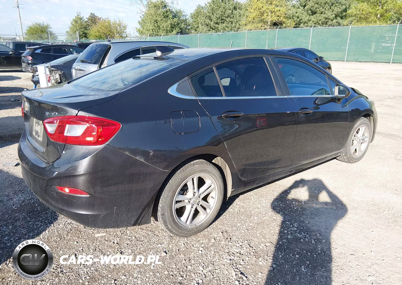2017 Chevrolet Cruze Lt Auto VIN:1G1BE5SM6H7218432 - 4