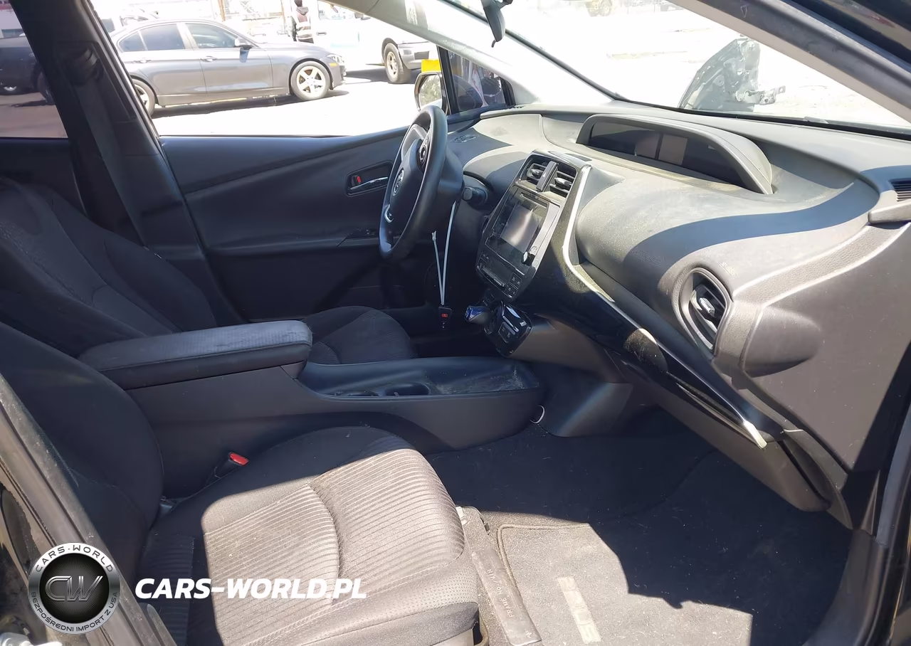 2018 Toyota Prius Two VIN:JTDKBRFU8J3604350 - 5