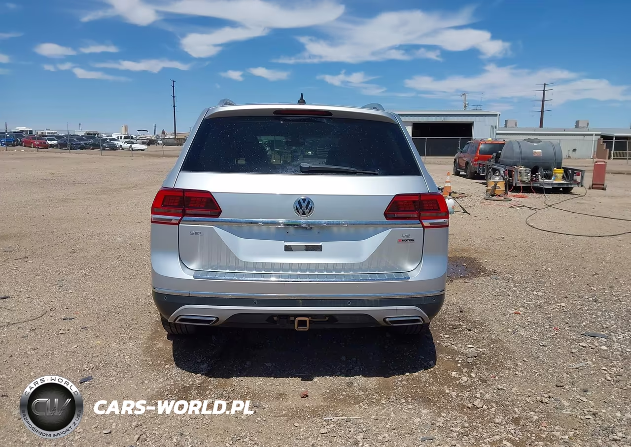 2018 Volkswagen Atlas 3.6L V6 Sel Premium VIN:1V2NR2CA2JC565943 - 16