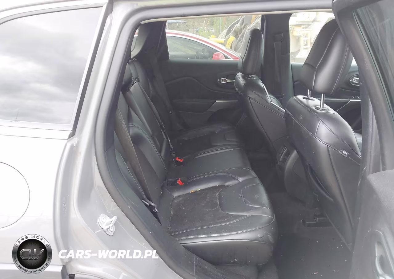 2020 Jeep Cherokee Latitude Plus 4X4 VIN:1C4PJMLB3LD624713 - 8