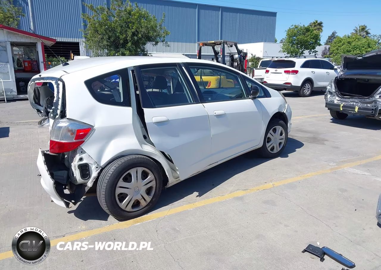 2010 Honda Fit VIN:JHMGE8H2XAS019034 - 4