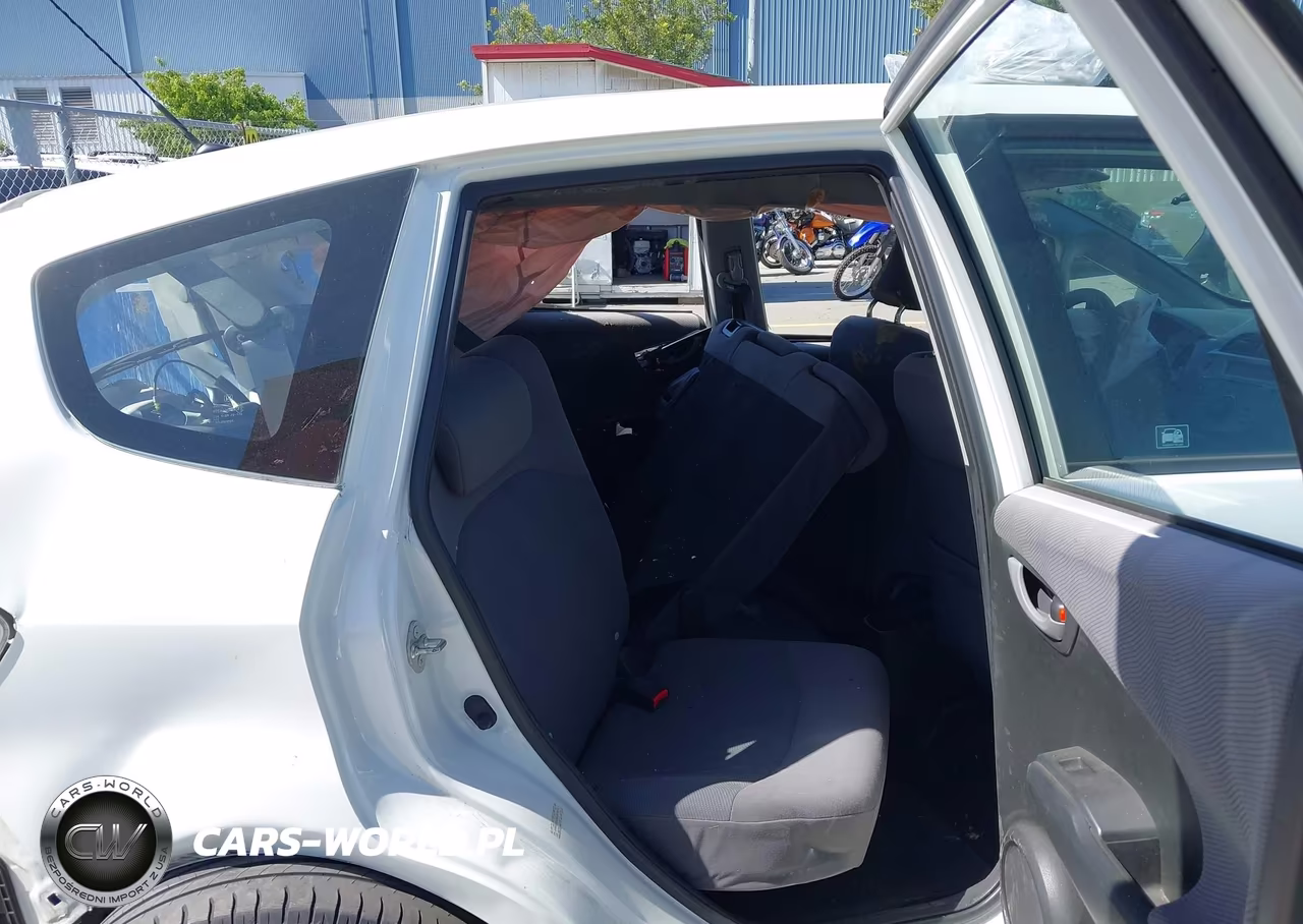 2010 Honda Fit VIN:JHMGE8H2XAS019034 - 8