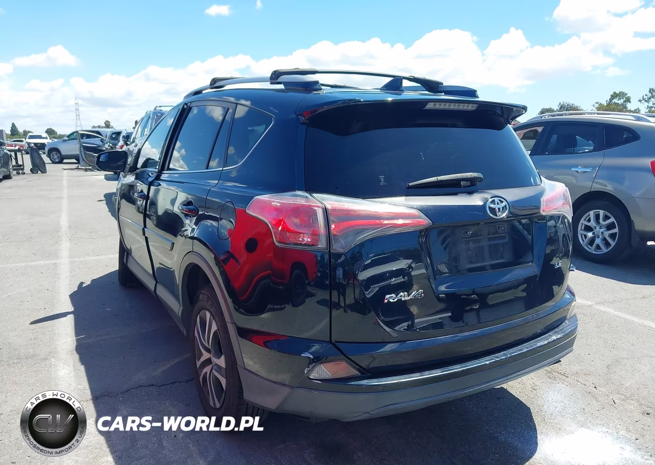 2018 Toyota Rav4 Le VIN:JTMZFREV0JJ734566 - 3