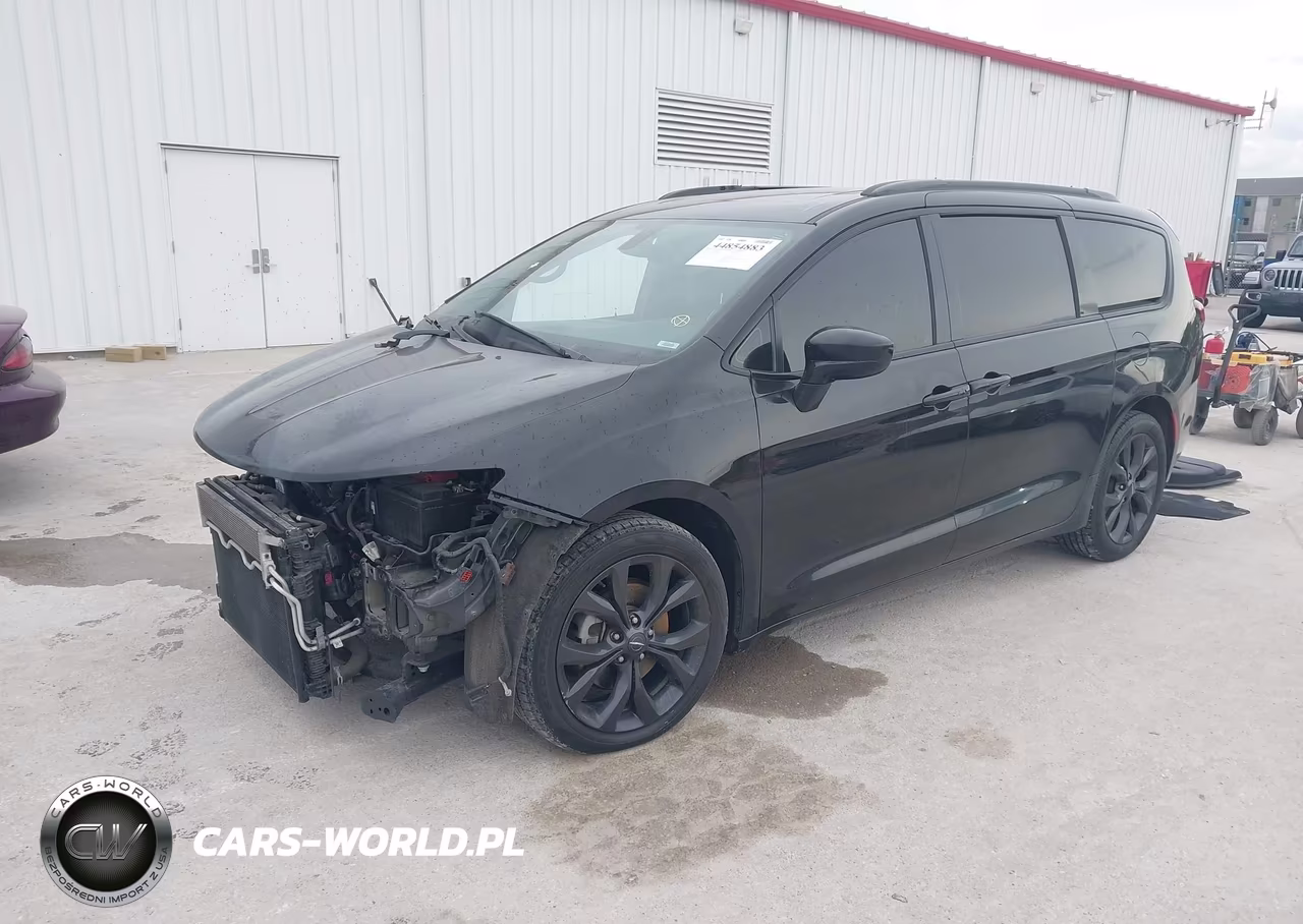 2020 Chrysler Pacifica Touring L Plus VIN:2C4RC1EG6LR229318 - 2