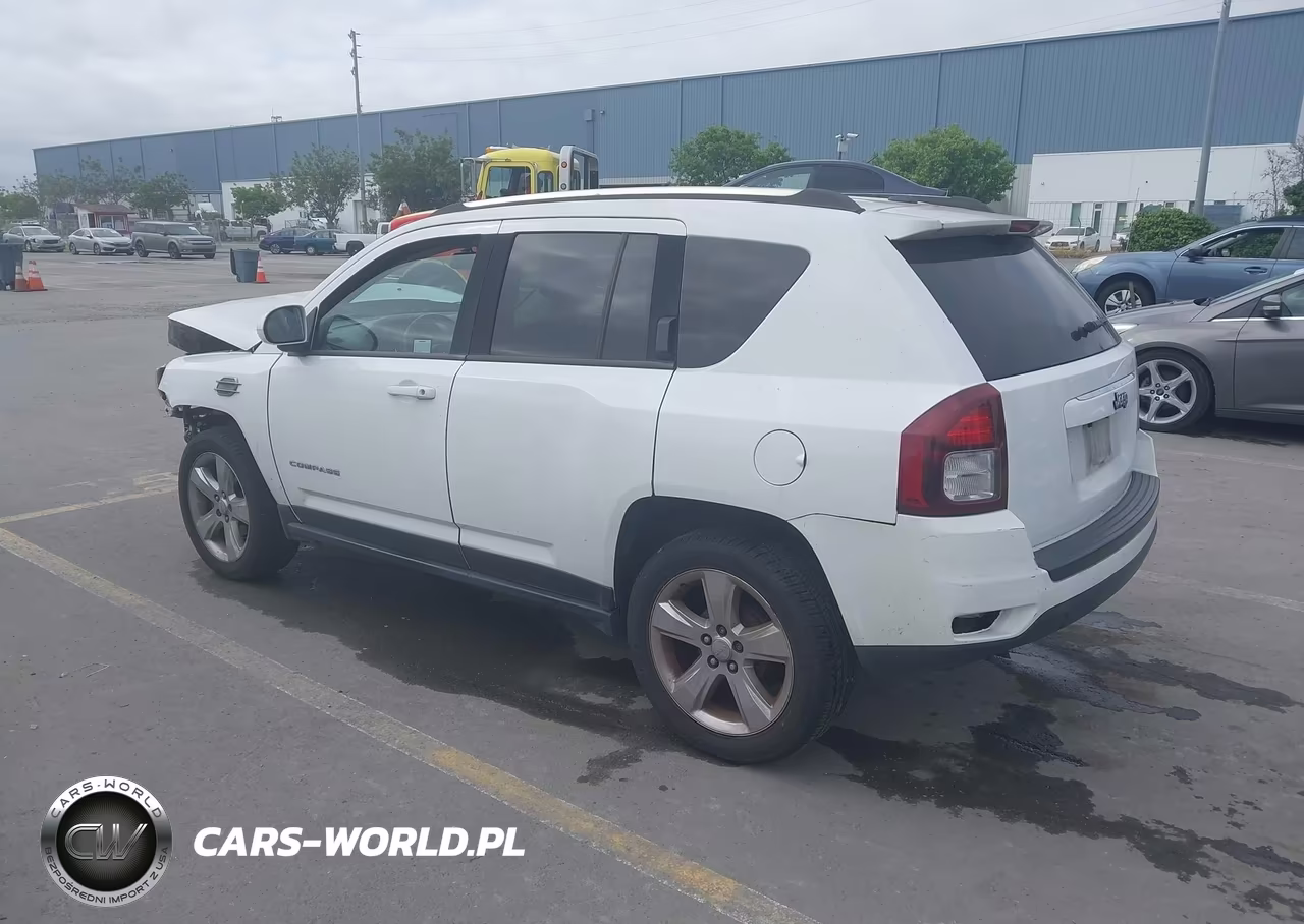 2014 Jeep Compass Latitude VIN:1C4NJCEB6ED850469 - 3
