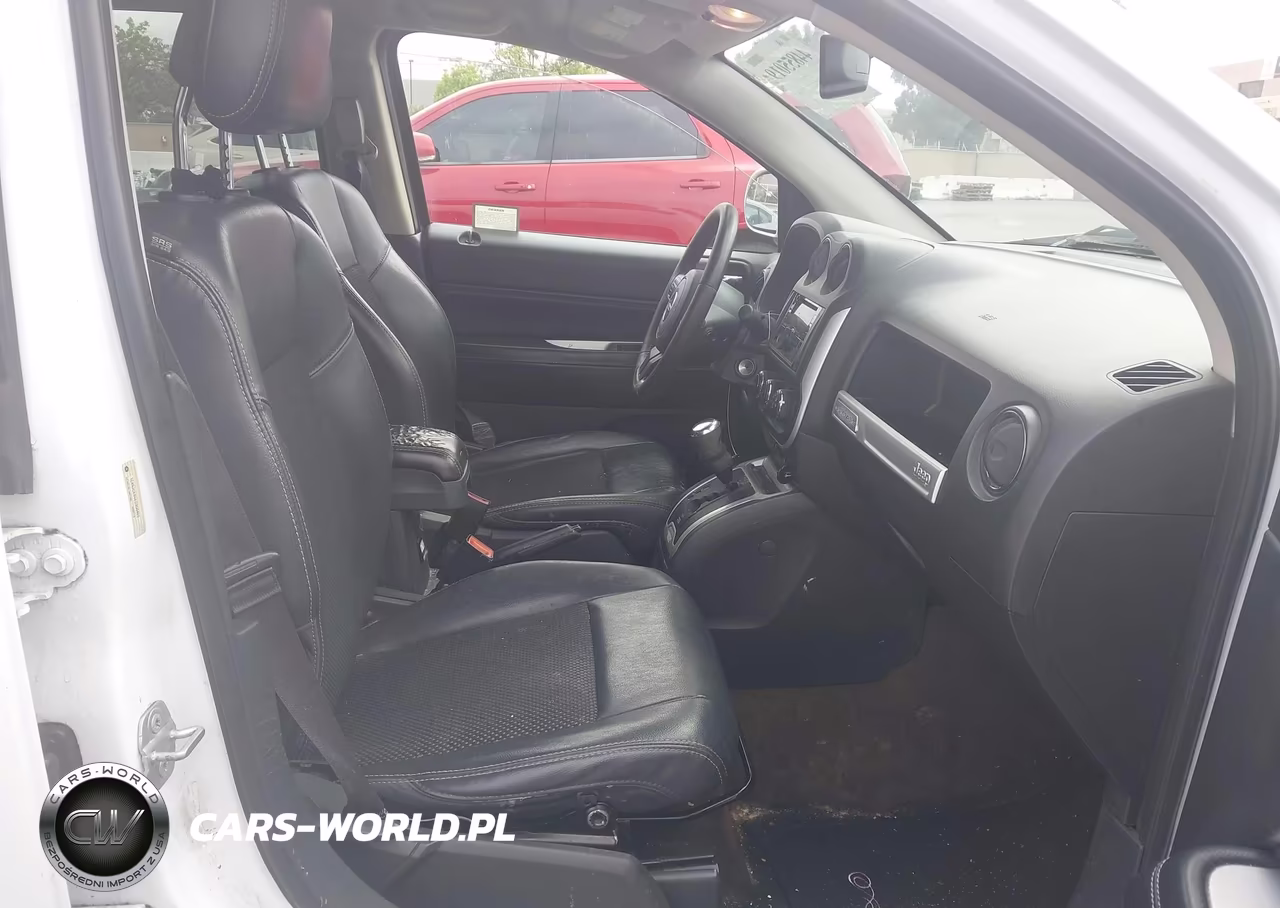 2014 Jeep Compass Latitude VIN:1C4NJCEB6ED850469 - 5