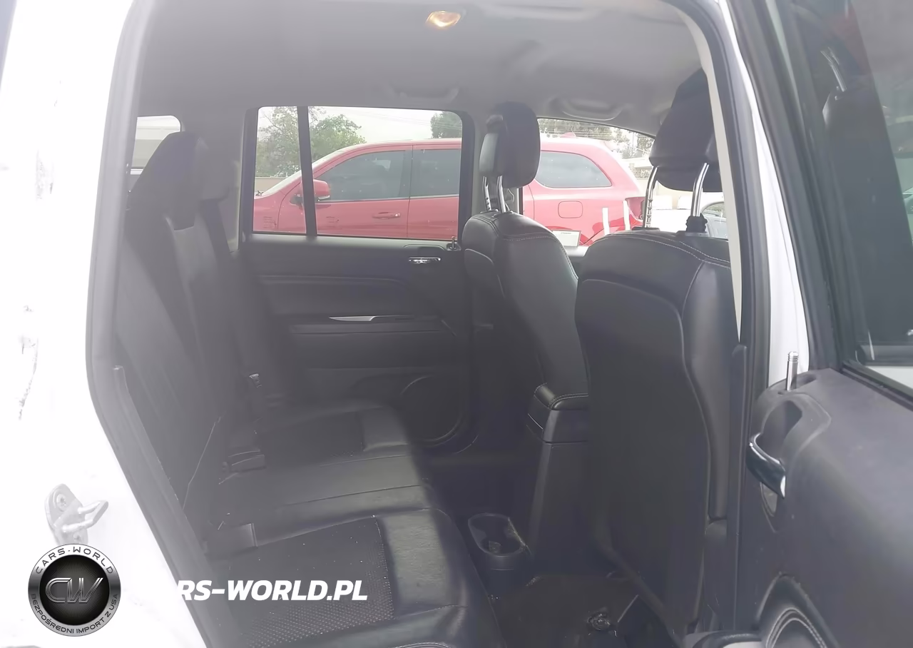 2014 Jeep Compass Latitude VIN:1C4NJCEB6ED850469 - 8
