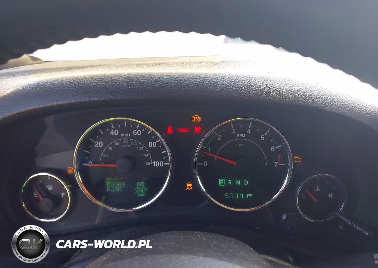 2015 Jeep Wrangler Unlimited Rubicon VIN:1C4BJWFG3FL580624 - 7
