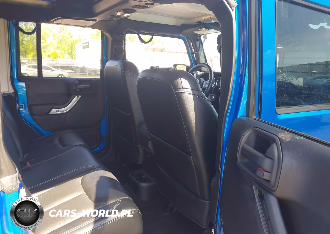 2015 Jeep Wrangler Unlimited Rubicon VIN:1C4BJWFG3FL580624 - 8