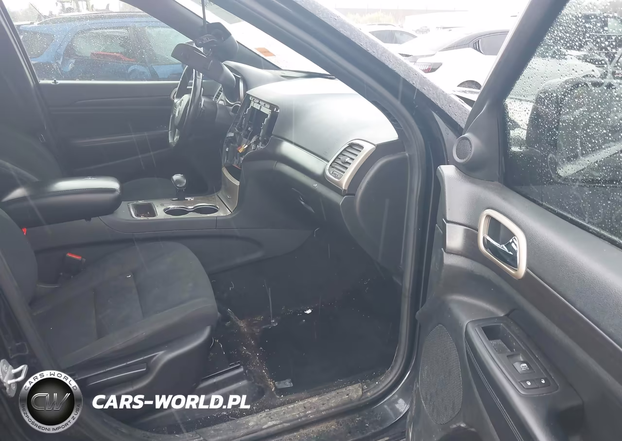 2014 Jeep Grand Cherokee Laredo VIN:1C4RJFAGXEC352253 - 5