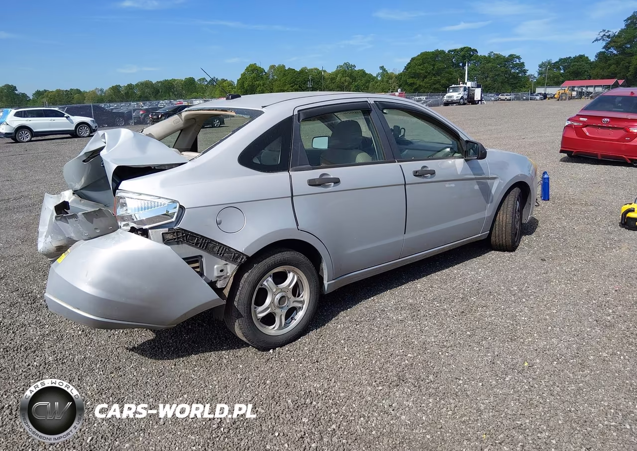 2008 Ford Focus S VIN:1FAHP34N48W251902 - 4