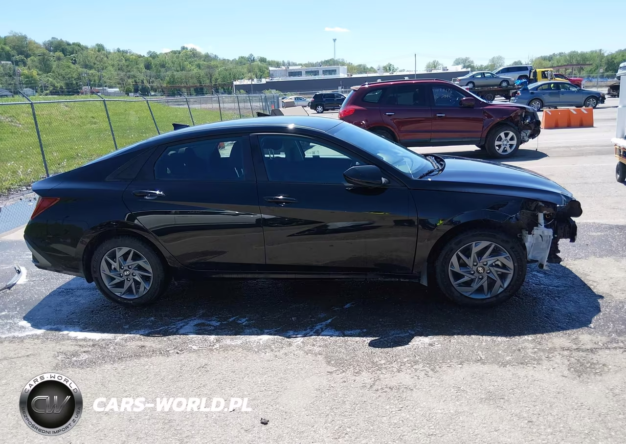 2025 Hyundai Elantra Hybrid Blue VIN:KMHLM4DJ1SU143803 - 13