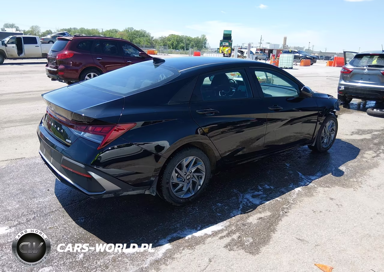 2025 Hyundai Elantra Hybrid Blue VIN:KMHLM4DJ1SU143803 - 4