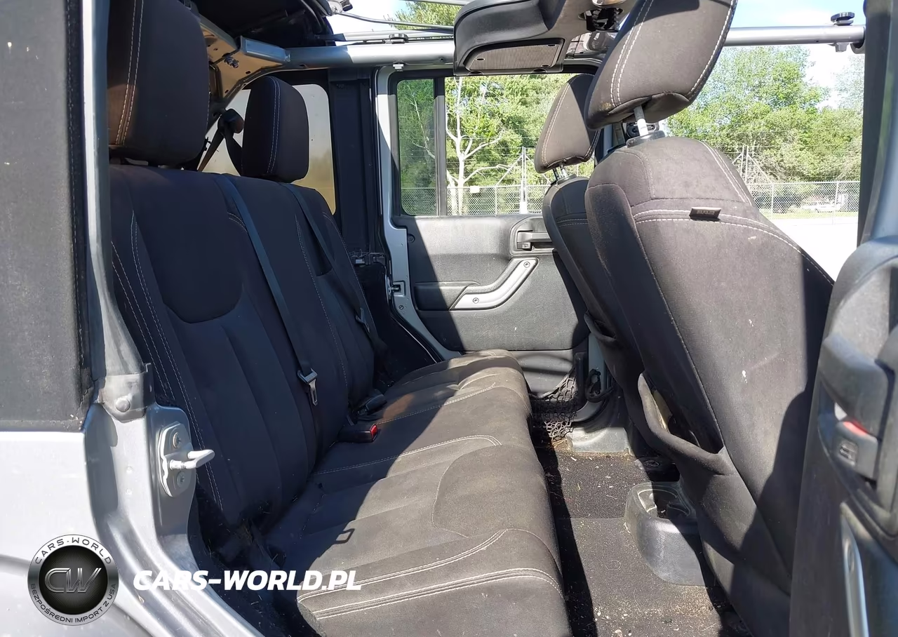 2015 Jeep Wrangler Unlimited Sahara VIN:1C4HJWEG1FL635289 - 8