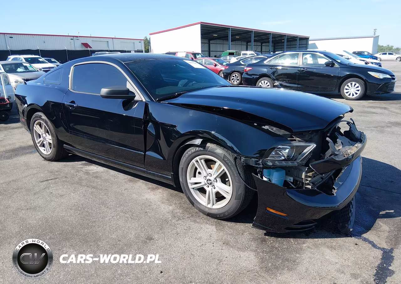 2014 Ford Mustang V6