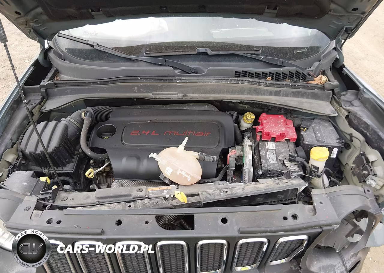 2018 Jeep Renegade Latitude 4X4 VIN:ZACCJBBB3JPH18576 - 10