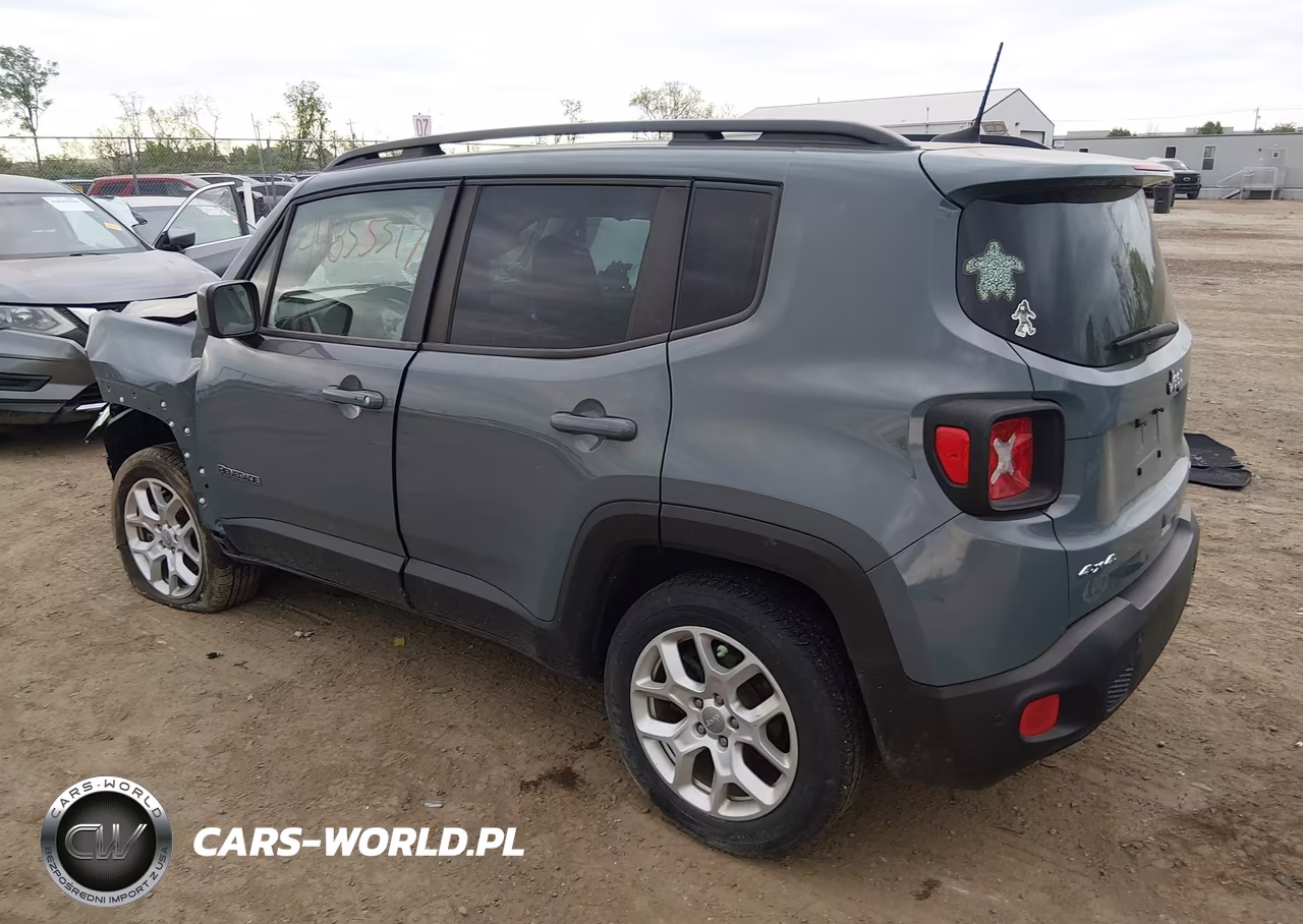 2018 Jeep Renegade Latitude 4X4 VIN:ZACCJBBB3JPH18576 - 3