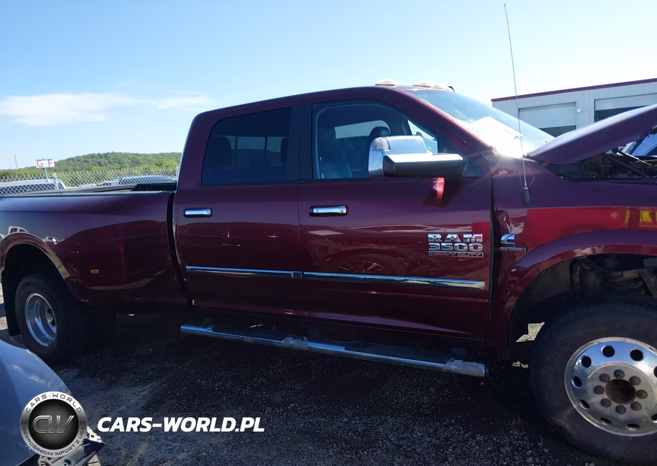 2018 Ram 3500 Laramie 4X4 8' Box VIN:3C63RRJL1JG271556 - 13