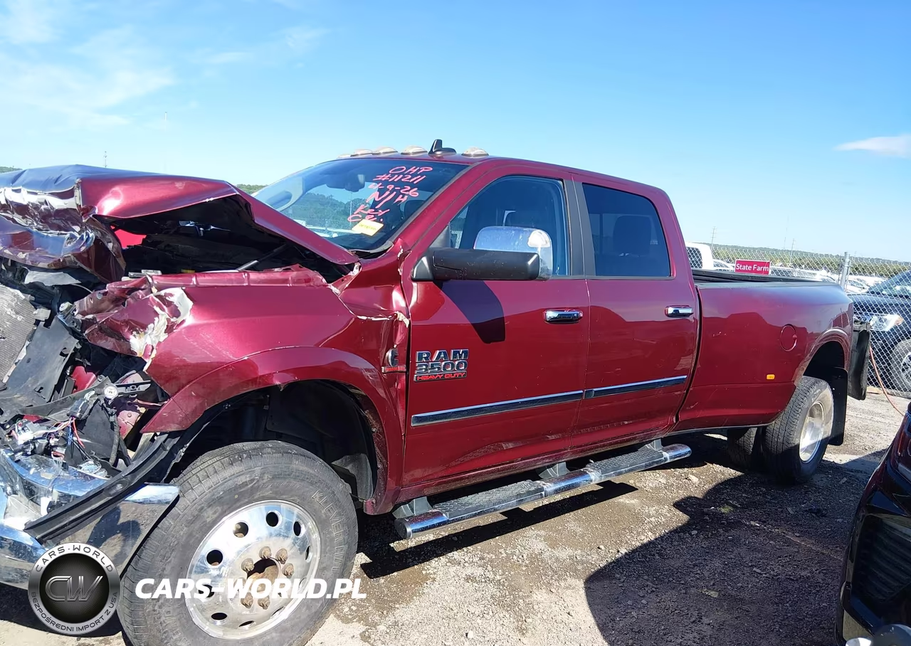 2018 Ram 3500 Laramie 4X4 8' Box VIN:3C63RRJL1JG271556 - 14