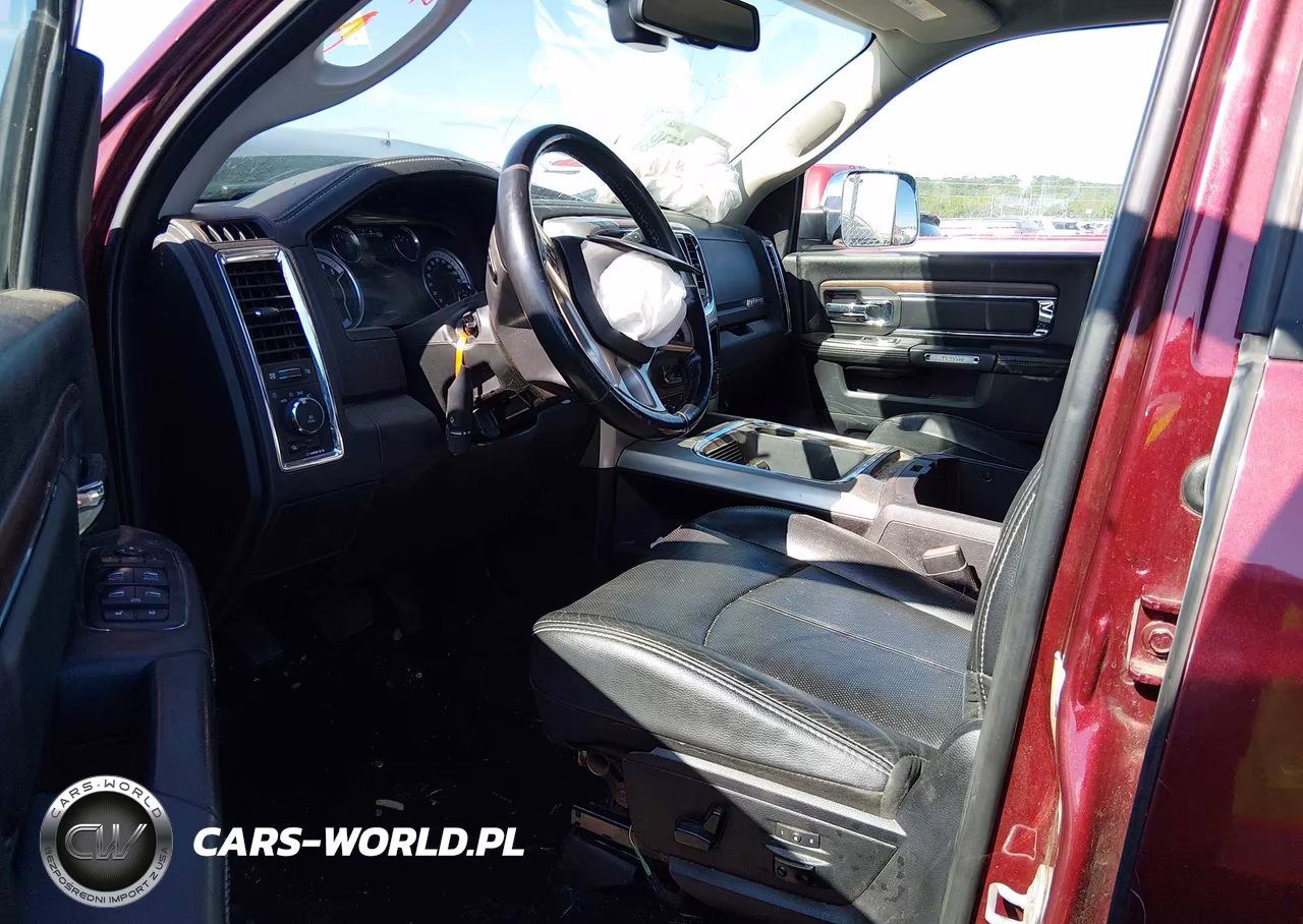 2018 Ram 3500 Laramie 4X4 8' Box VIN:3C63RRJL1JG271556 - 6