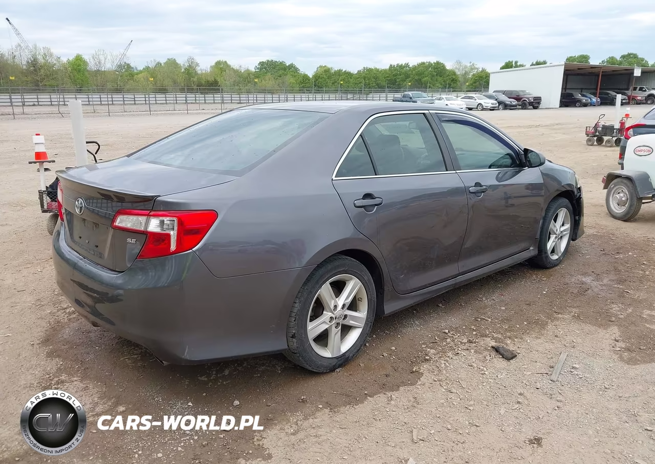 2014 Toyota Camry Se VIN:4T1BF1FK5EU407149 - 4