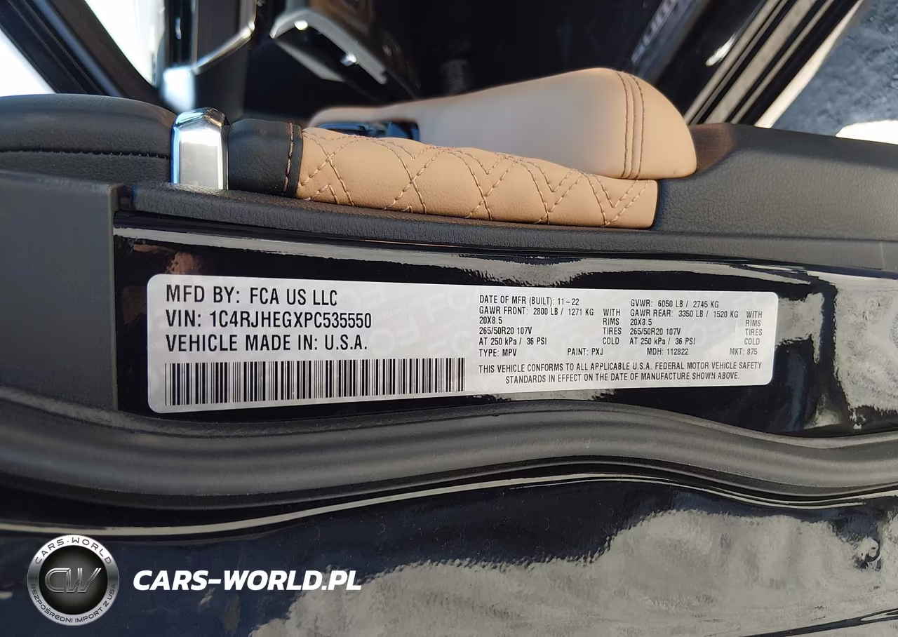 2023 Jeep Grand Cherokee Summit 4X4 VIN:1C4RJHEGXPC535550 - 9