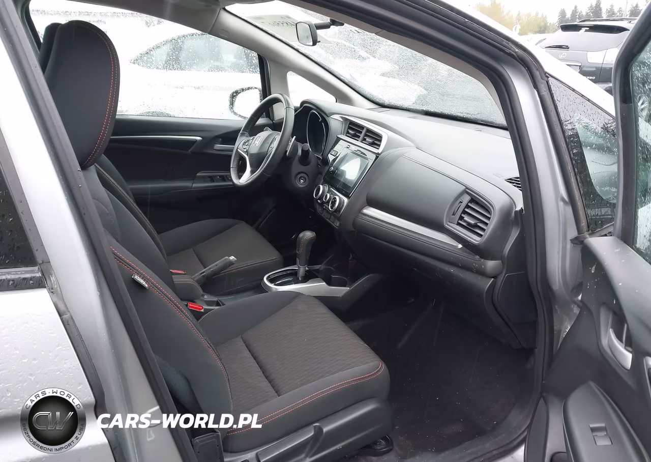 2020 Honda Fit Sport VIN:3HGGK5H6XLM715398 - 17