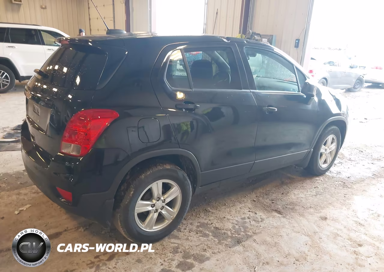 2019 Chevrolet Trax Ls VIN:3GNCJKSB8KL223758 - 4
