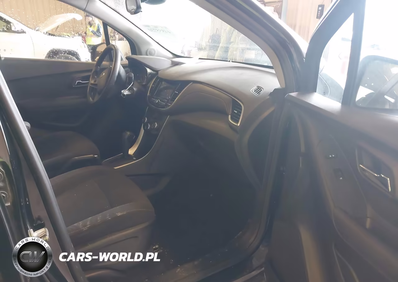 2019 Chevrolet Trax Ls VIN:3GNCJKSB8KL223758 - 5