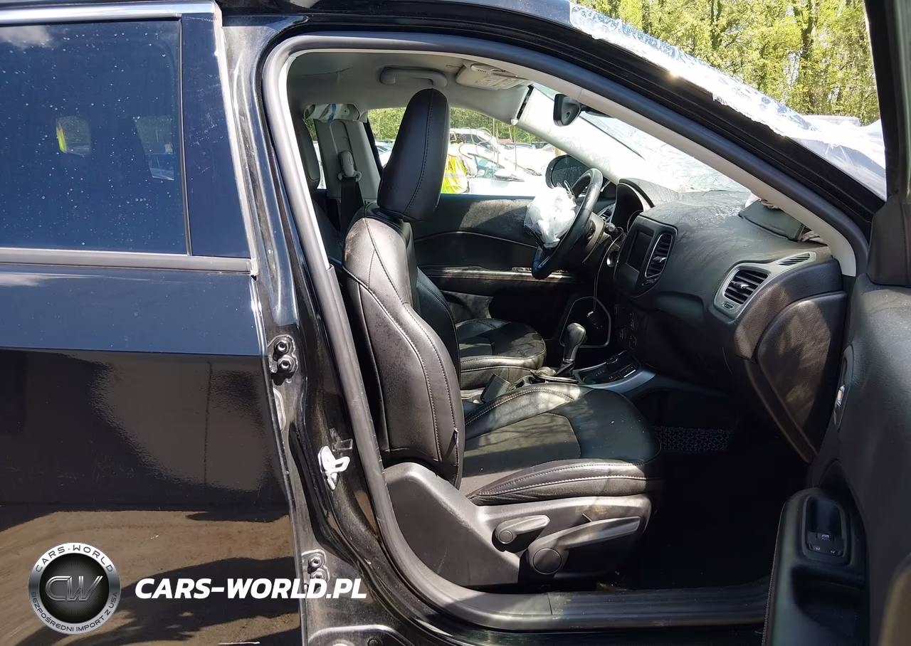 2018 Jeep Compass Latitude 4X4 VIN:3C4NJDBB0JT413839 - 5