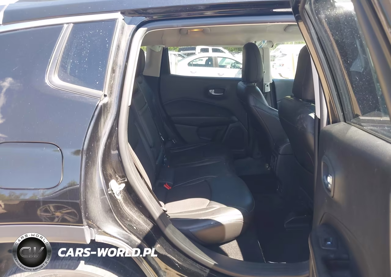 2018 Jeep Compass Latitude 4X4 VIN:3C4NJDBB0JT413839 - 8