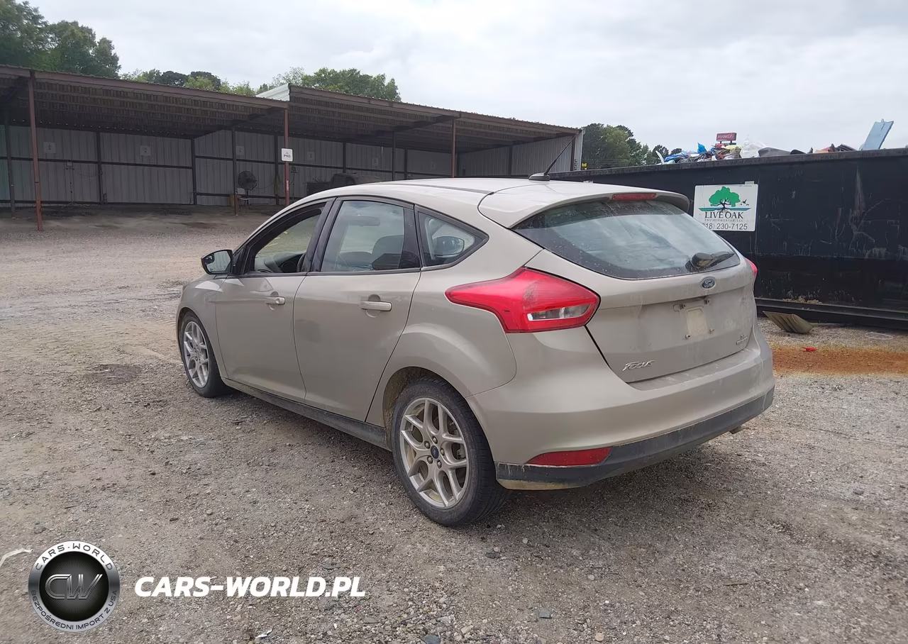 2015 Ford Focus Se VIN:1FADP3K28FL336005 - 3