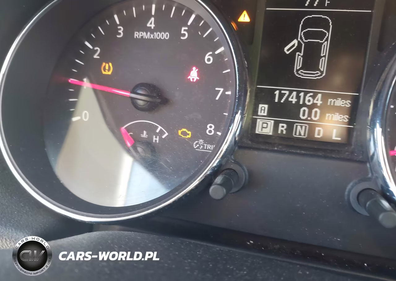 2013 Nissan Rogue S VIN:JN8AS5MV2DW663806 - 6
