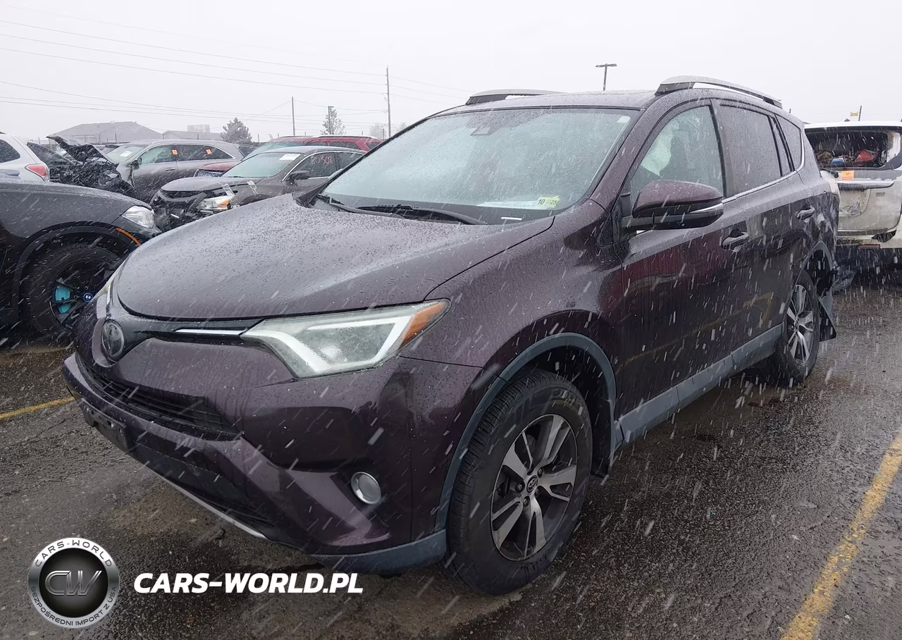 2018 Toyota Rav4 Xle VIN:2T3RFREV2JW807020 - 2