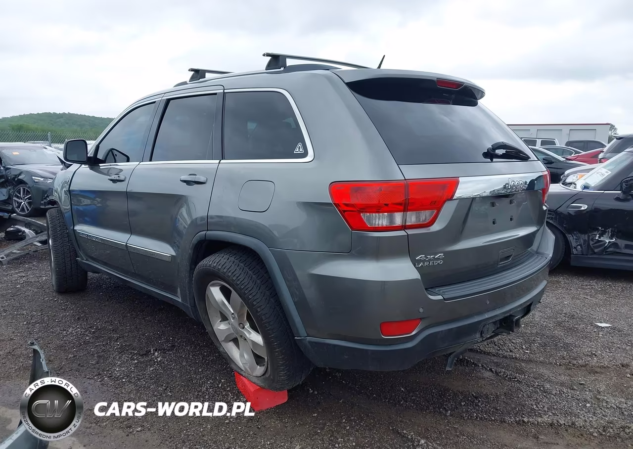 2013 Jeep Grand Cherokee Laredo VIN:1C4RJFAG9DC612463 - 3