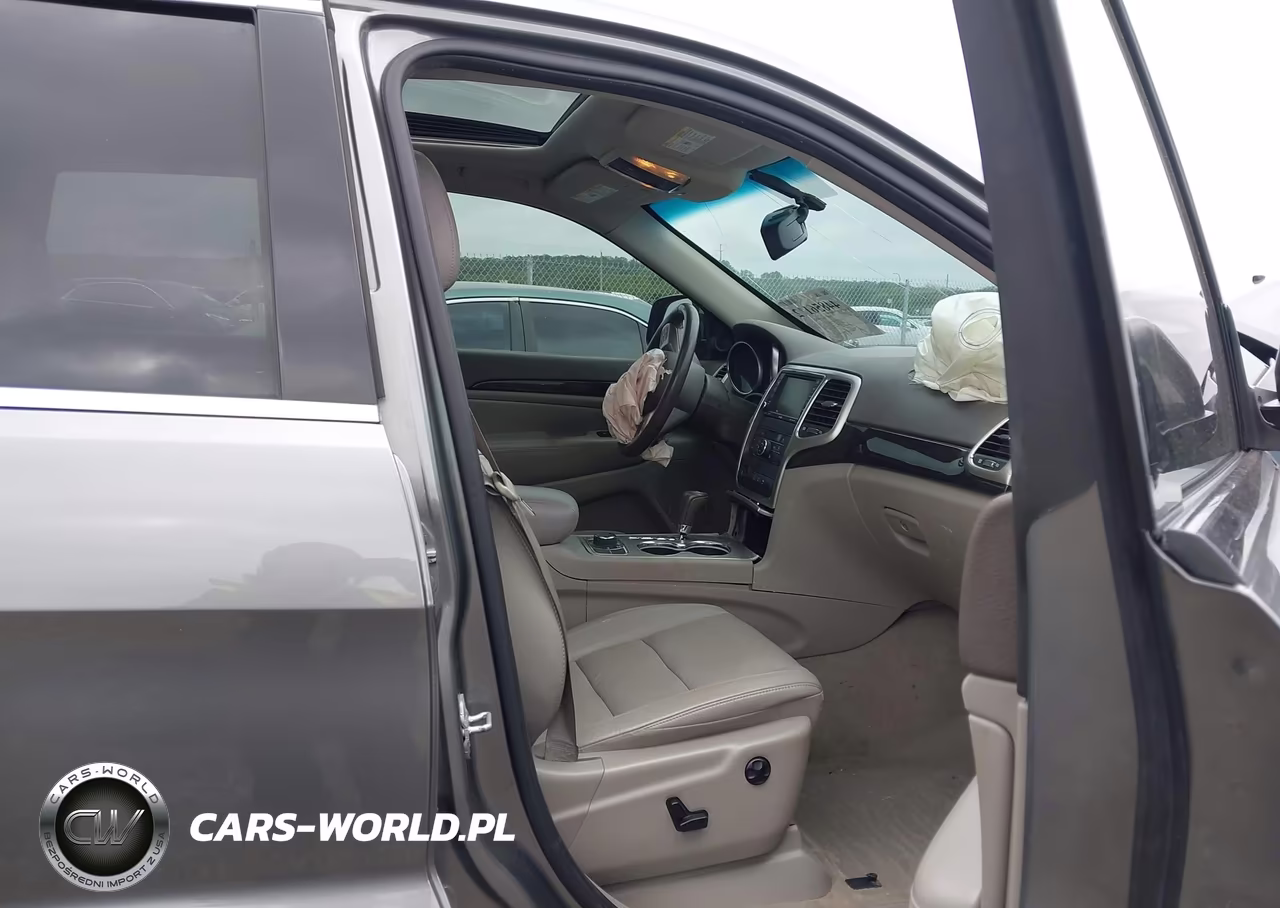 2013 Jeep Grand Cherokee Laredo VIN:1C4RJFAG9DC612463 - 5