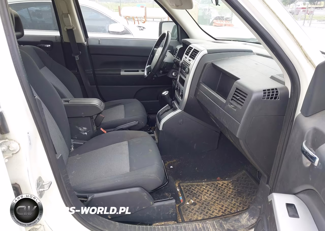2008 Jeep Patriot Sport VIN:1J8FF28W68D528488 - 5