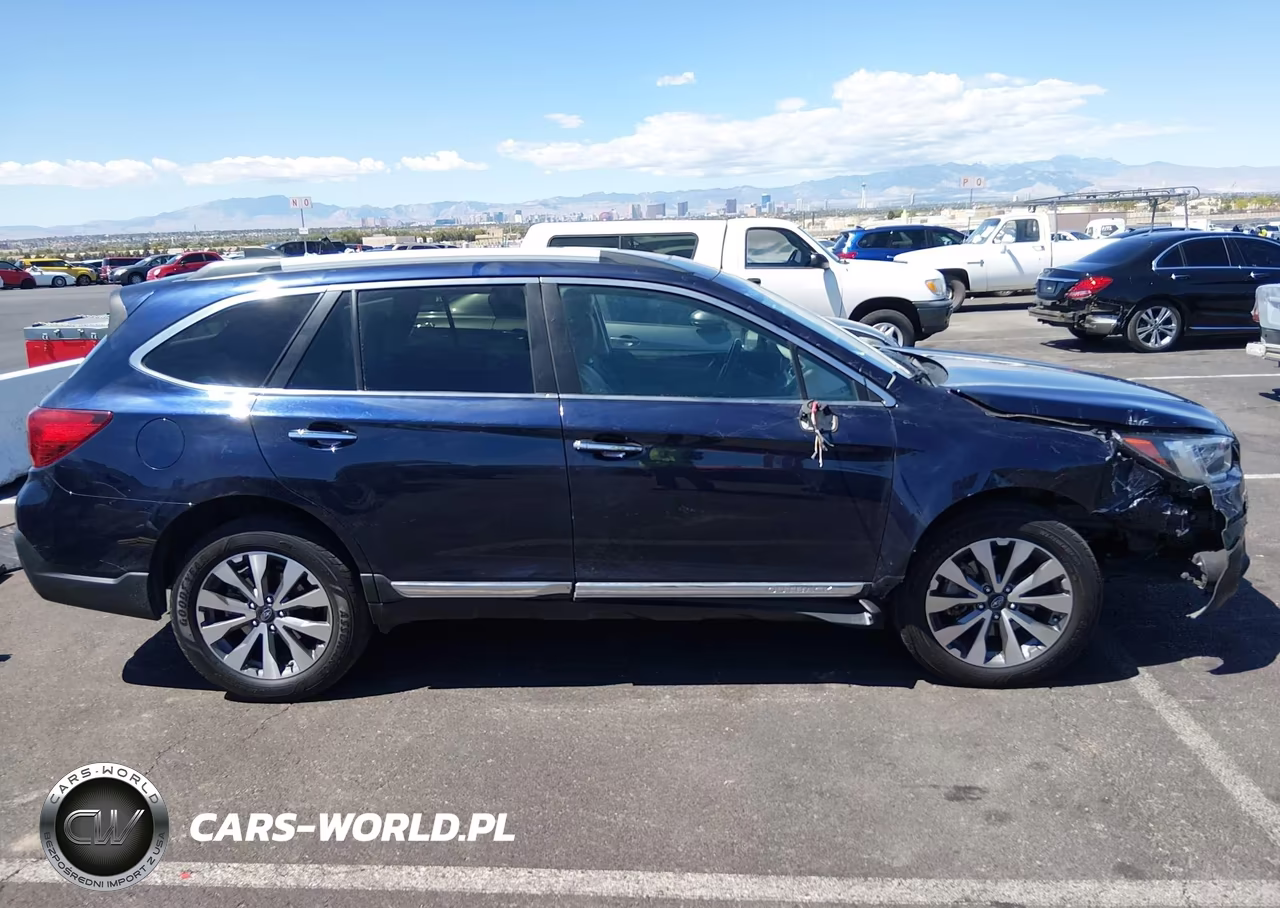2018 Subaru Outback 3.6R Touring VIN:4S4BSETC4J3340575 - 13