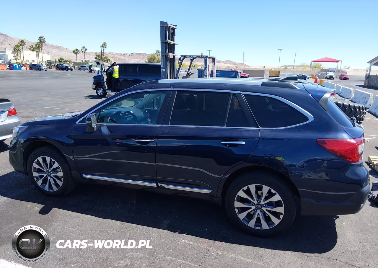 2018 Subaru Outback 3.6R Touring VIN:4S4BSETC4J3340575 - 14