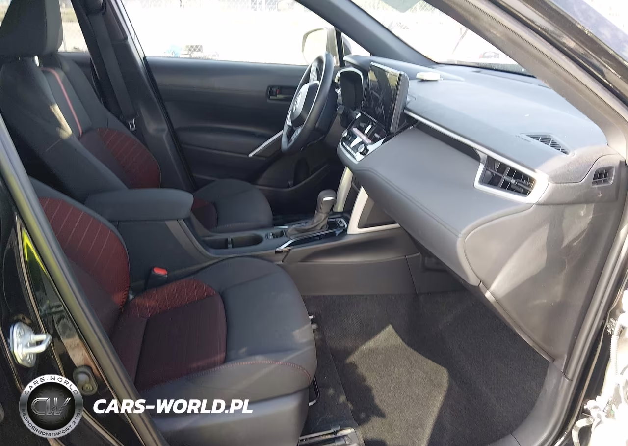 2024 Toyota Corolla Cross Hybrid Nightshade Edition VIN:7MUFBABG7RV055579 - 5