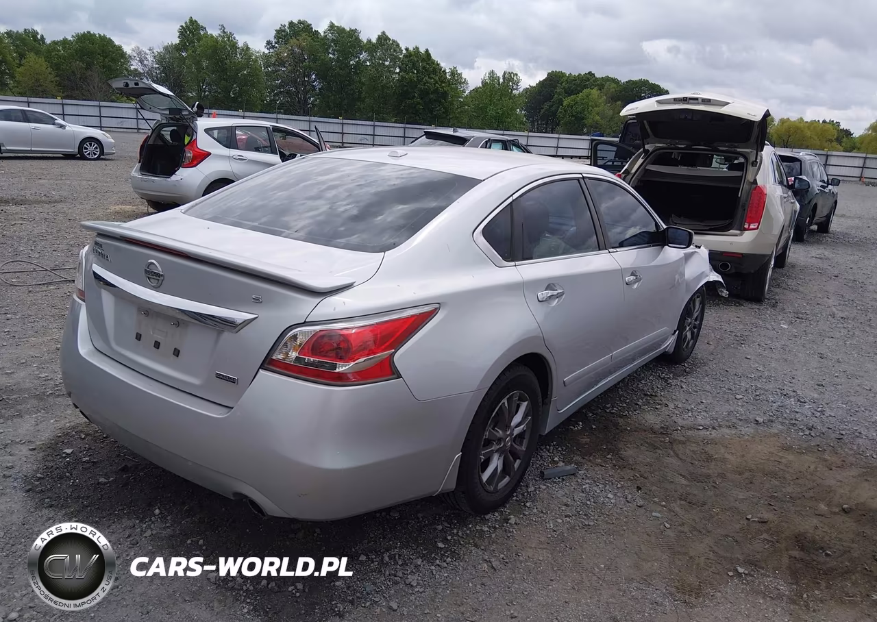 2015 Nissan Altima 2.5 S VIN:1N4AL3AP6FC569568 - 4