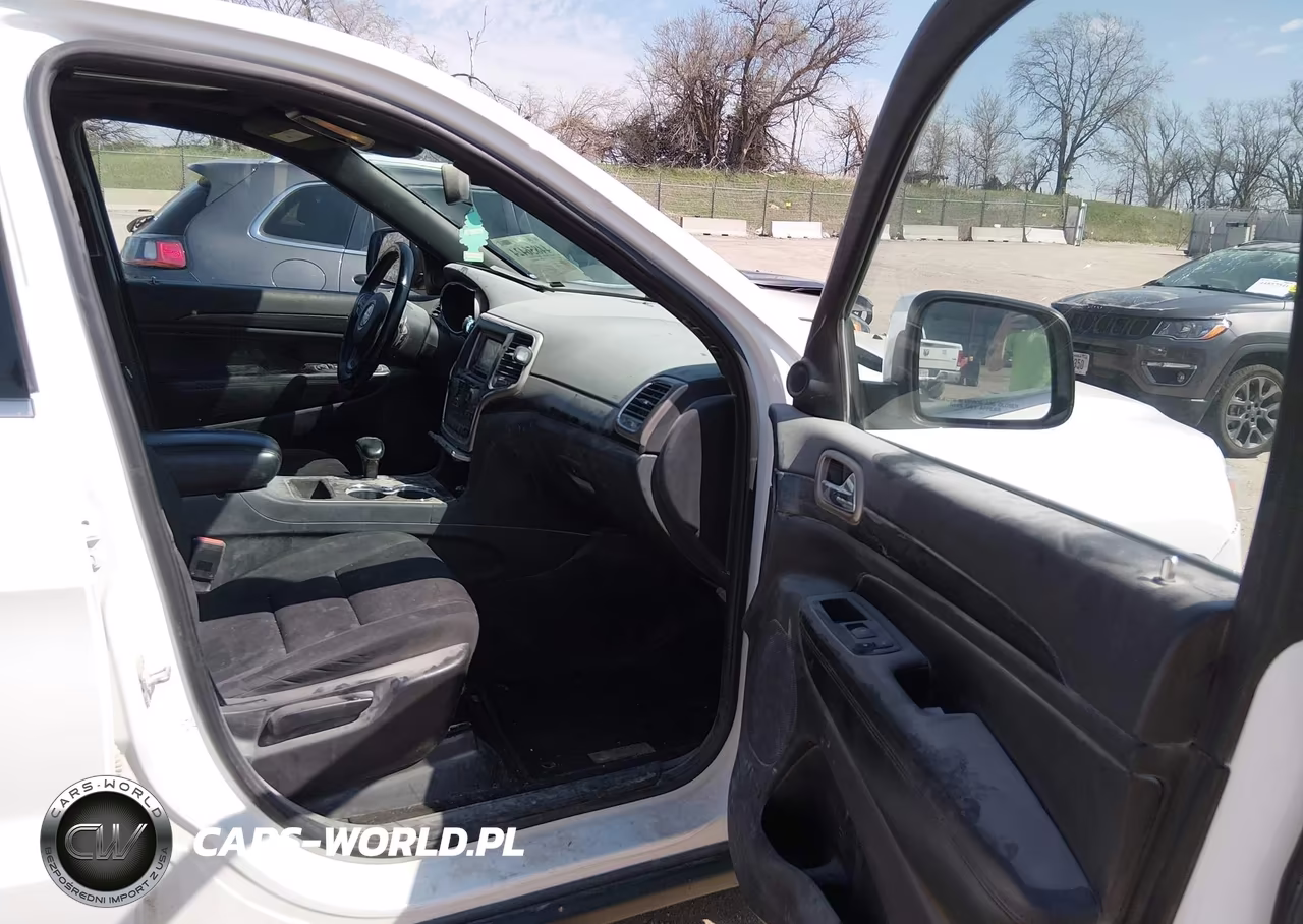 2014 Jeep Grand Cherokee Laredo VIN:1C4RJFAG6EC162983 - 5