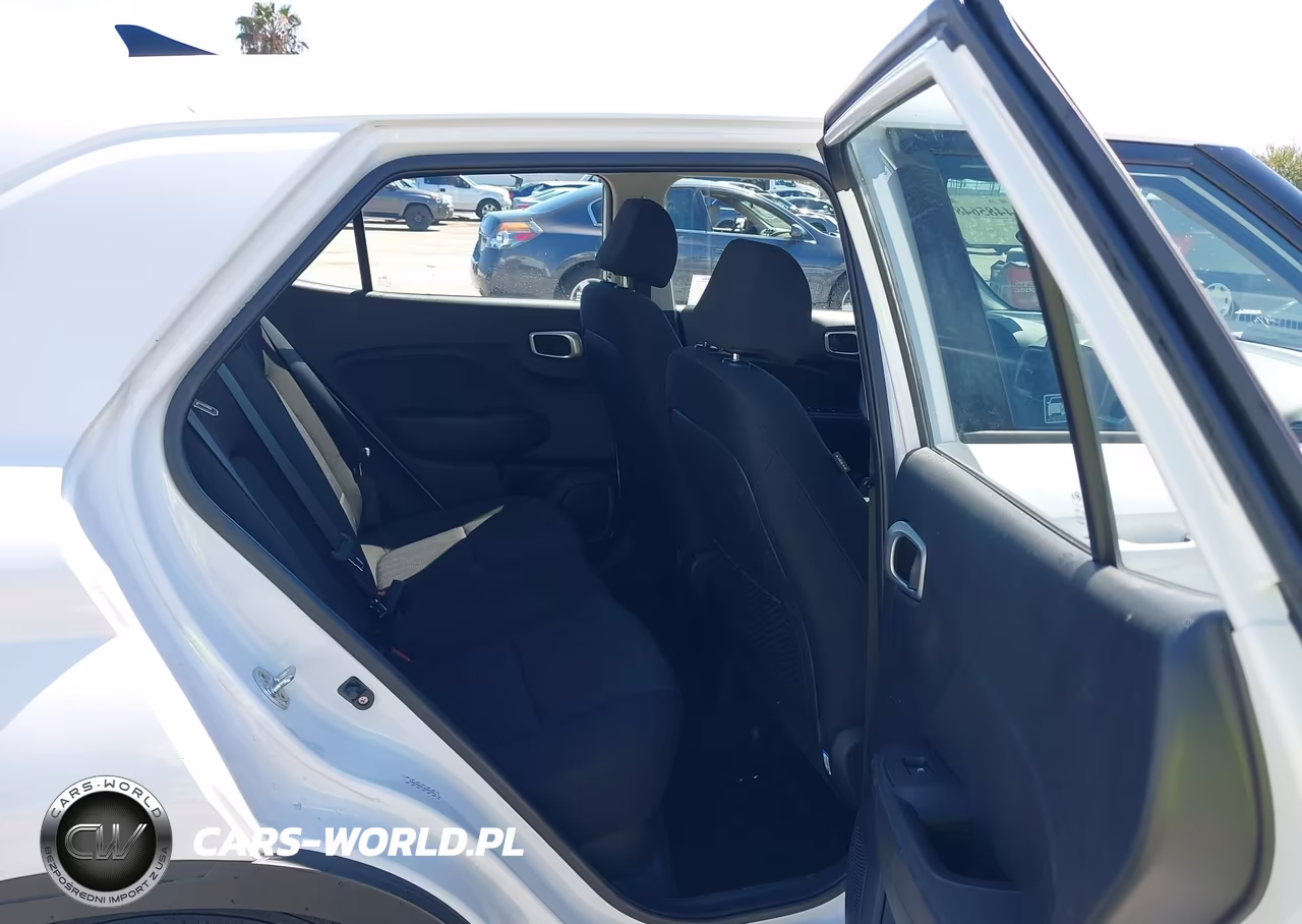 2021 Hyundai Venue Se VIN:KMHRB8A31MU072652 - 8